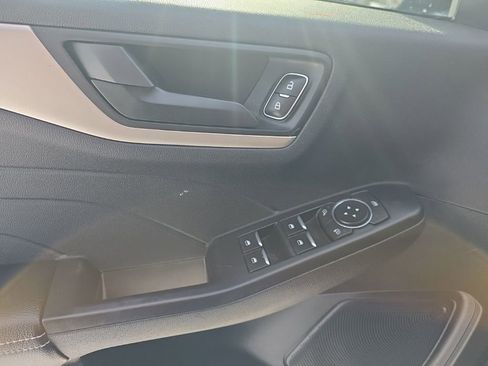 Used 2022 Ford Escape SE w/ Cold Weather Package image 12