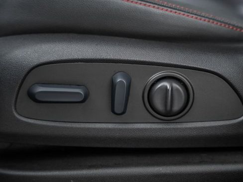 Used 2022 Chevrolet Equinox RS w/ LPO, Floor Liner Package image 37