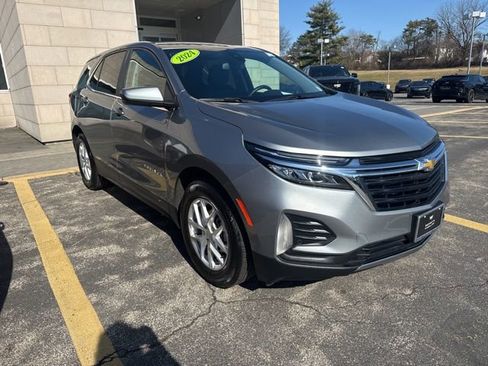 Used 2024 Chevrolet Equinox LT image 3