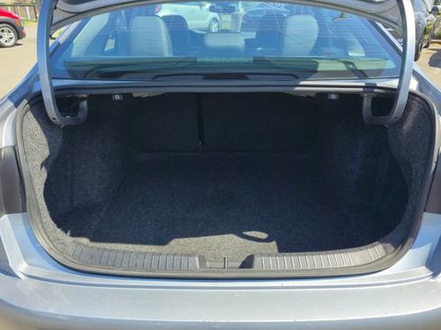 Used 2024 Volkswagen Jetta SE FWD image 11