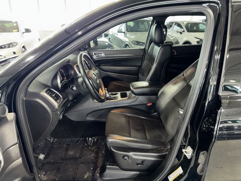 Used 2018 Jeep Grand Cherokee Altitude RWD image 18