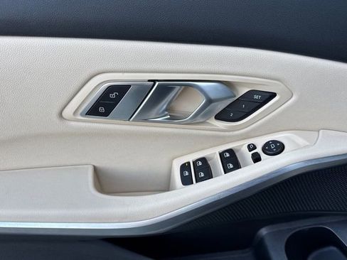 Used 2021 BMW 330i Sedan w/ Driving Assistance Package image 11