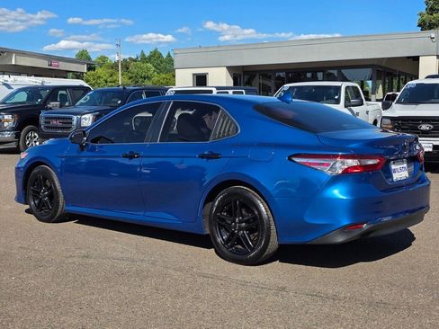 Used 2020 Toyota Camry LE image 28