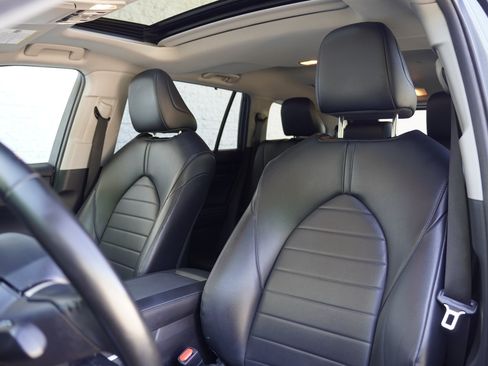 Used 2023 Toyota Highlander XLE AWD/4WD image 14