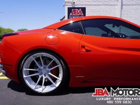 Used 2014 Ferrari California RWD image 40