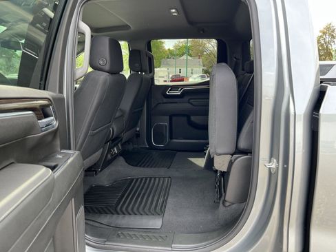 Used 2025 Chevrolet Silverado 1500 LT RWD image 40