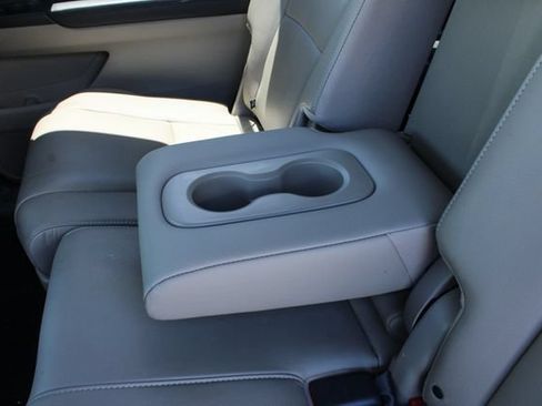 Used 2019 Honda Pilot Touring image 32