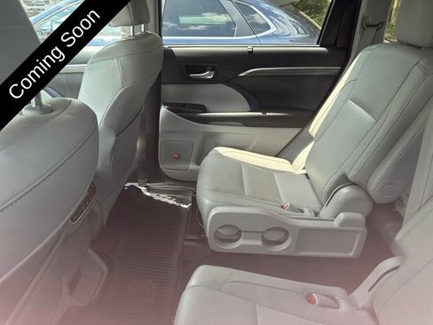 Used 2017 Toyota Highlander Limited Platinum AWD/4WD image 15
