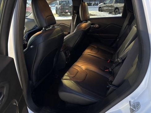 Used 2022 Jeep Cherokee Trailhawk w/ Comfort/Convenience Group image 14