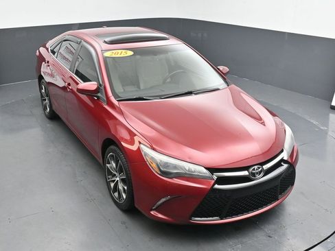 Used 2015 Toyota Camry XSE image 31
