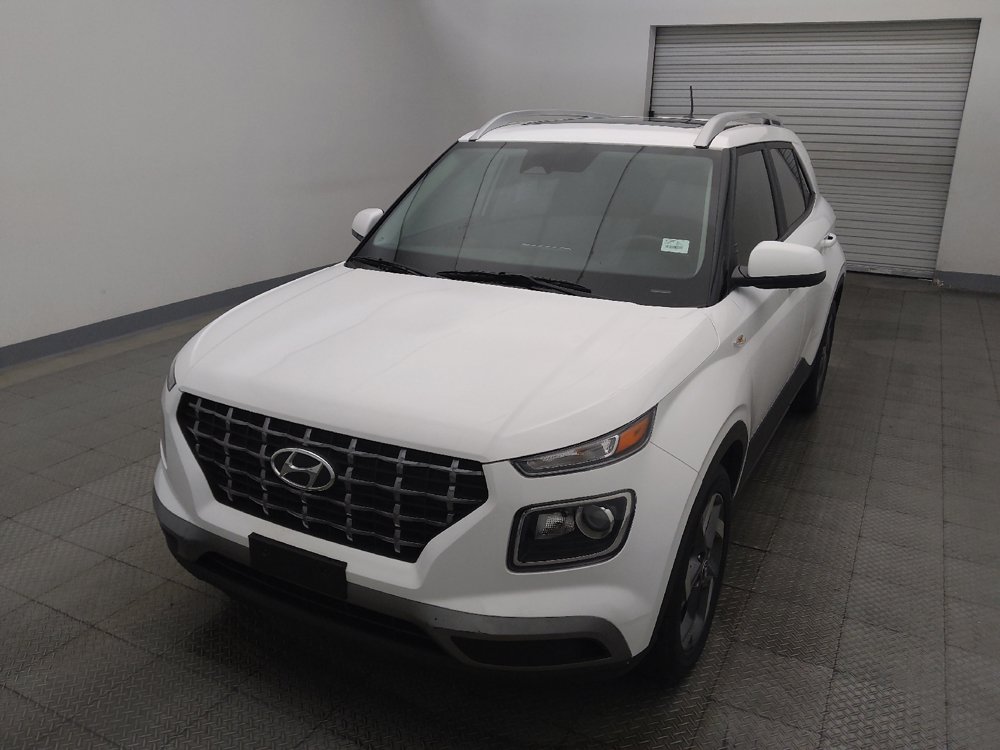 Used 2025 Hyundai Venue SEL FWD image 15