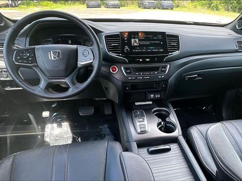 Used 2023 Honda Passport TrailSport image 16