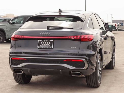 Used 2025 Audi Q5 Premium Plus w/ Premium Plus AWD/4WD image 4