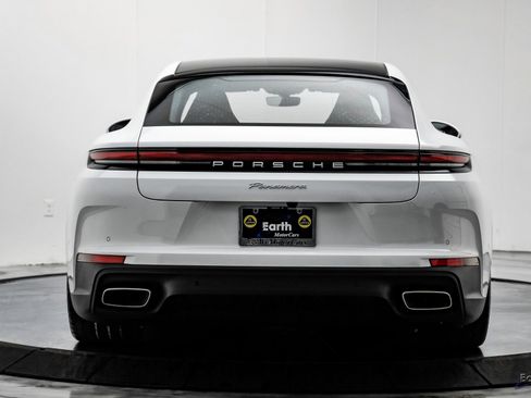 Used 2025 Porsche Panamera w/ Premium Package image 10