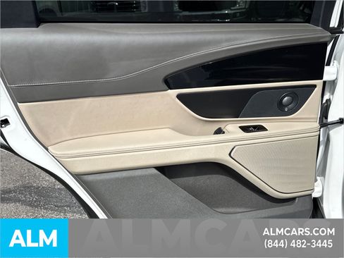 Used 2024 Lincoln Nautilus Premier w/ Equipment Group 102A image 27