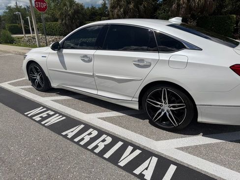 Used 2021 Honda Accord Touring image 5