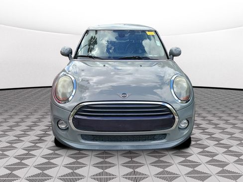 Used 2019 MINI Cooper 2-Door Hardtop w/ Signature Upholstery Package image 2