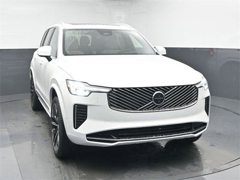 New 2026 Volvo XC90 B6 Ultra image 2