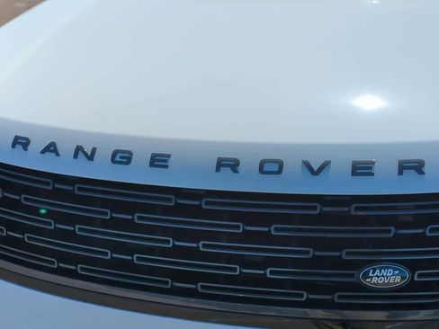 New 2025 Land Rover Range Rover SE image 12