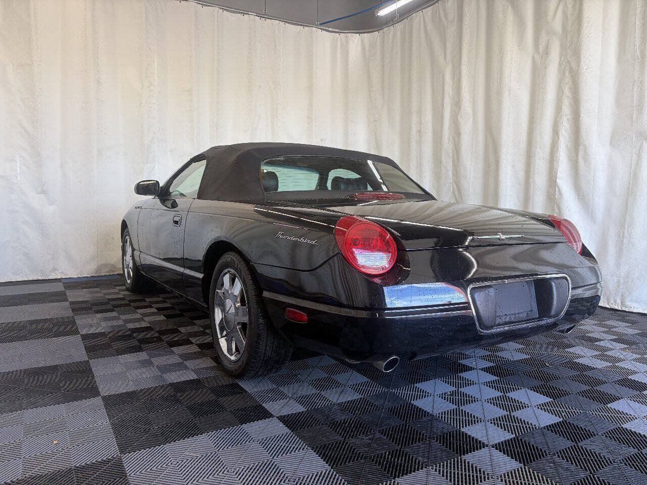 Used 2002 Ford Thunderbird RWD image 4