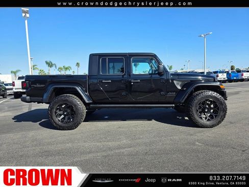 Used 2022 Jeep Gladiator Sport image 9