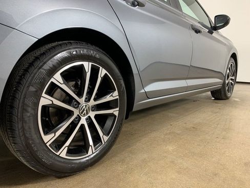 Used 2022 Volkswagen Jetta Sport image 9