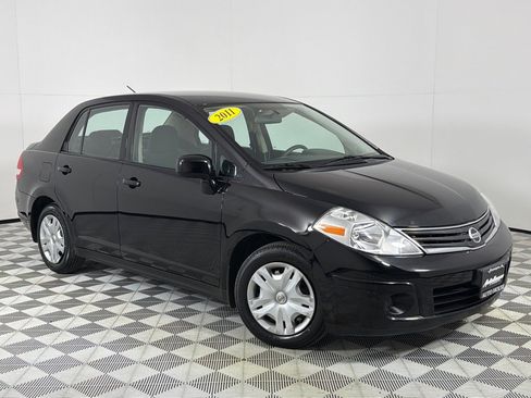Used 2011 Nissan Versa 1.8 S w/ PWR Plus Pkg image 2