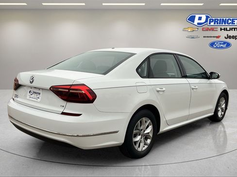 Used 2018 Volkswagen Passat 2.0T S image 7