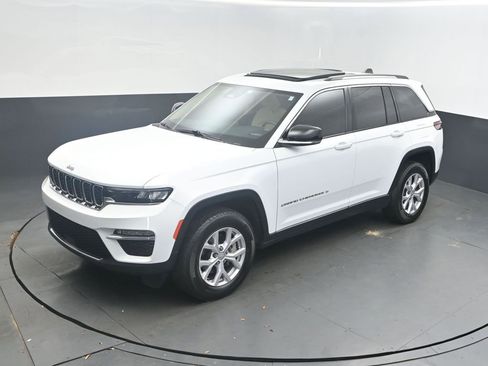 Used 2022 Jeep Grand Cherokee Limited image 34