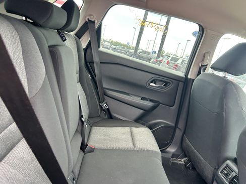 Used 2025 Nissan Rogue SV AWD/4WD image 12