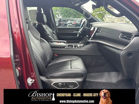 Used 2024 Jeep Wagoneer L Series II w/ Flexible Seating Group AWD/4WD image 20