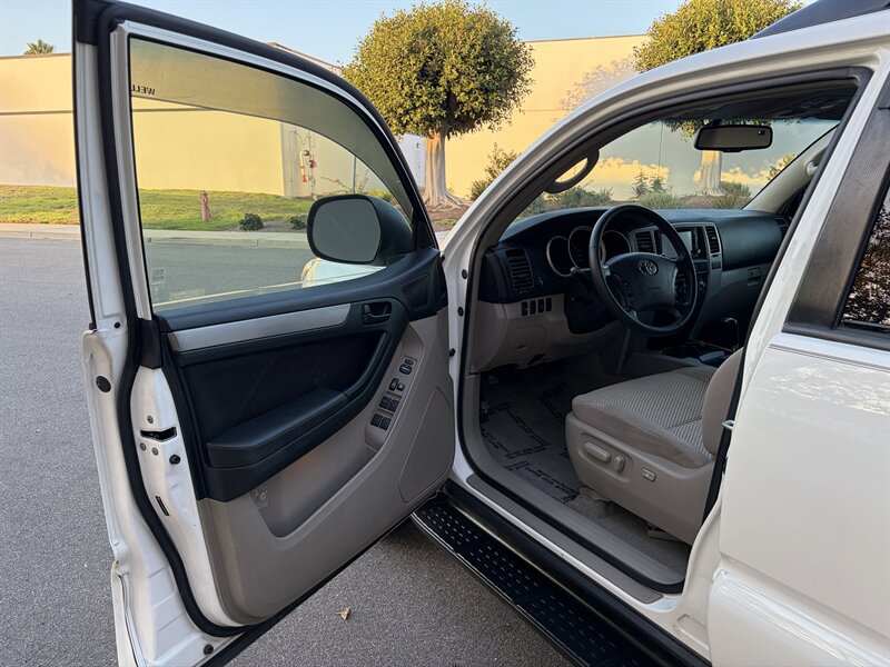 Used 2007 Toyota 4Runner SR5 RWD image 14