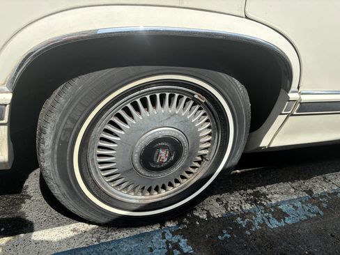 Used 1992 Cadillac De Ville Sedan image 14