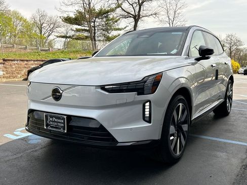 New 2026 Volvo EX90 Plus AWD/4WD image 5