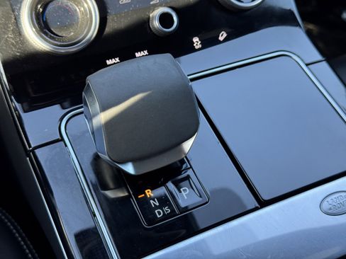 Used 2023 Land Rover Range Rover Velar R-Dynamic S image 19