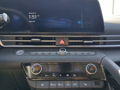 New 2026 Hyundai Elantra Limited FWD image 29