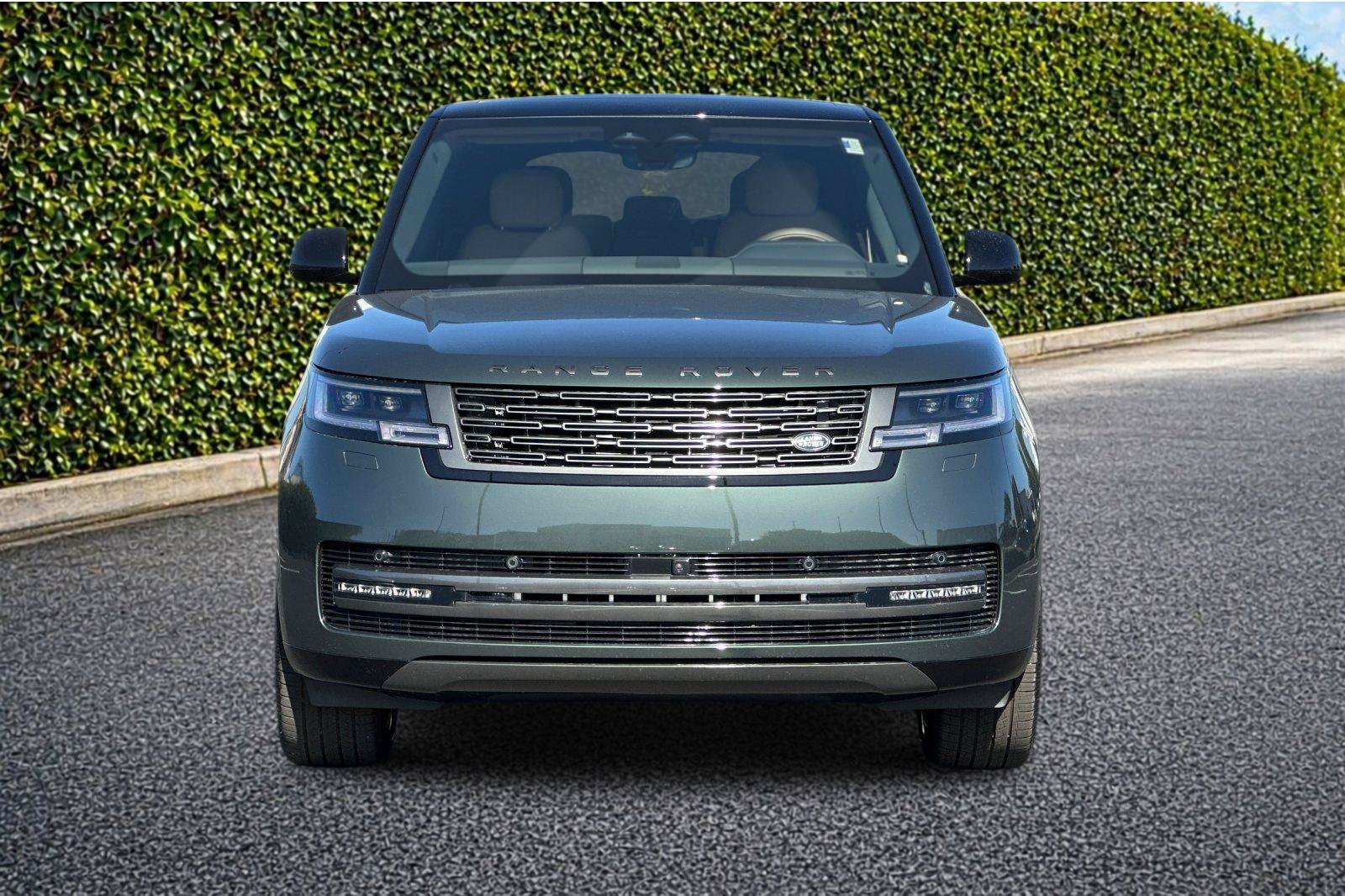 New 2026 Land Rover Range Rover Long Wheelbase SE AWD/4WD image 9