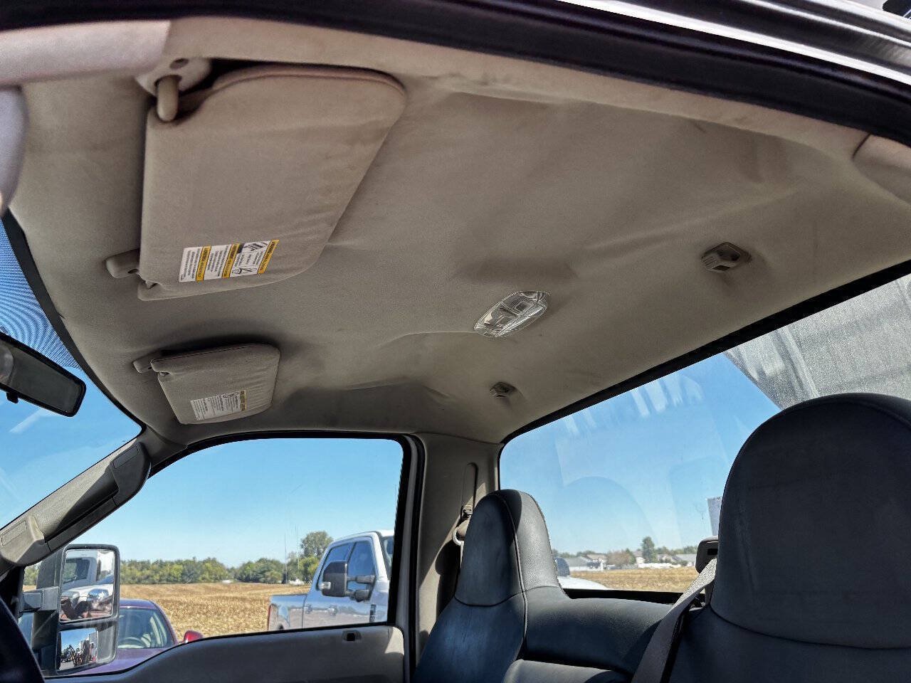 Used 2008 Ford F550 4x4 Regular Cab Super Duty image 16