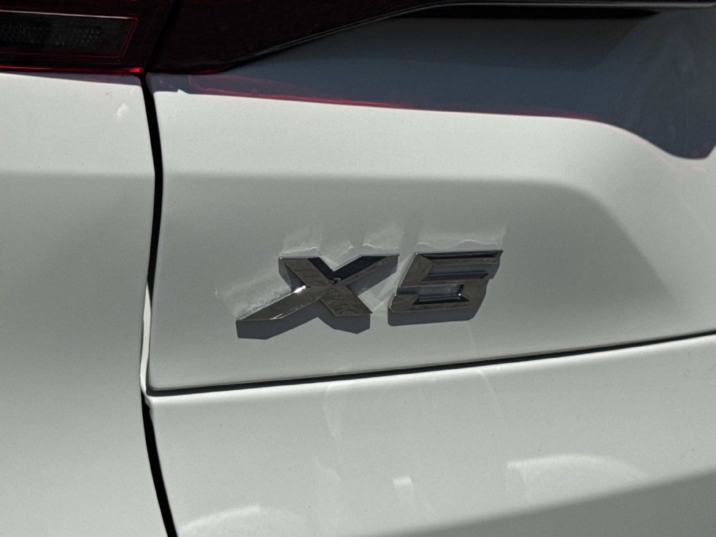 Used 2023 BMW X5 sDrive40i w/ M Sport Package RWD image 7