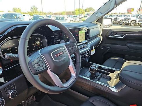New 2026 GMC Sierra 1500 SLT image 15
