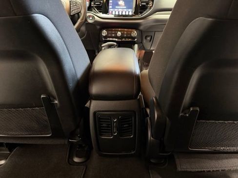 Used 2023 Dodge Durango GT w/ Blacktop Package AWD/4WD image 32