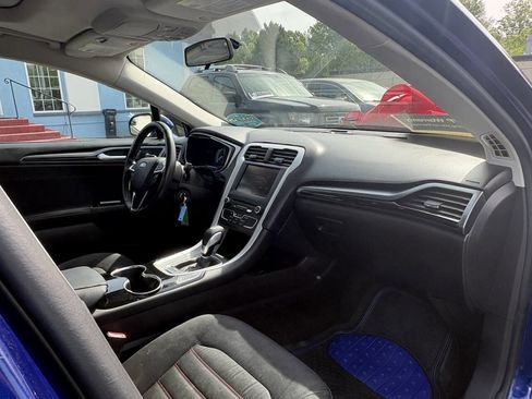 Used 2016 Ford Fusion SE FWD image 11