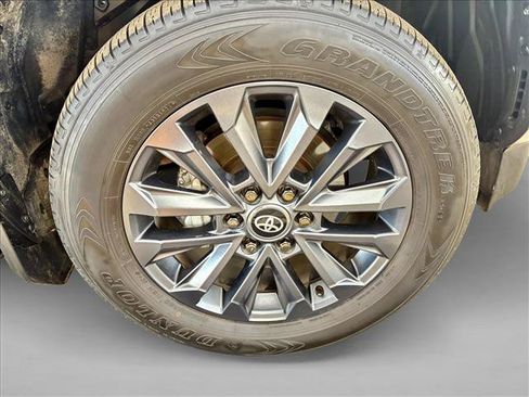 Used 2025 Toyota Land Cruiser w/ Premium Package AWD/4WD image 17