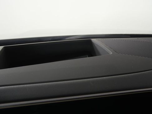 Used 2025 BMW i5 xDrive40 w/ Executive Package image 23