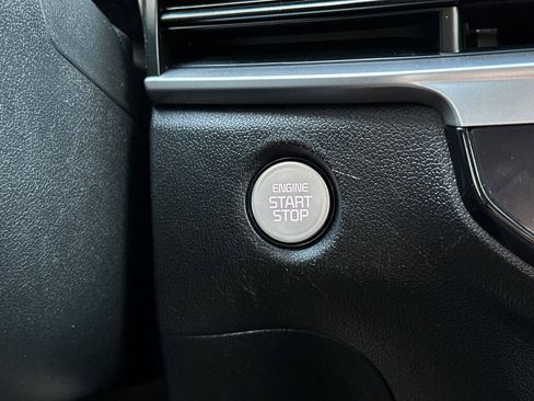 Used 2024 Kia Sorento S w/ Panoramic Sunroof Package image 23