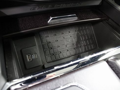 Used 2024 Ford Expedition Platinum image 68