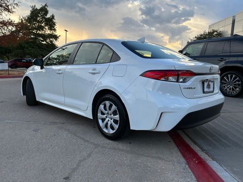 Used 2026 Toyota Corolla LE FWD image 8