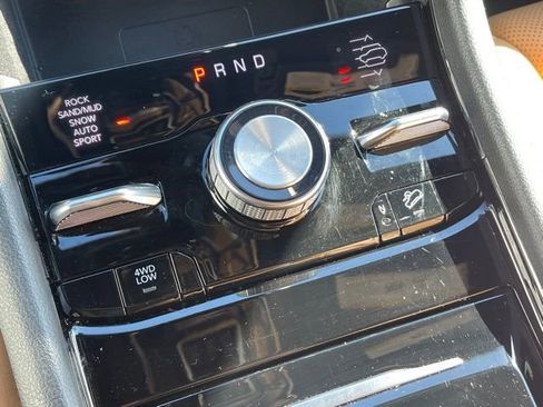 Used 2022 Jeep Grand Cherokee Summit w/ Luxury Tech Group V image 17