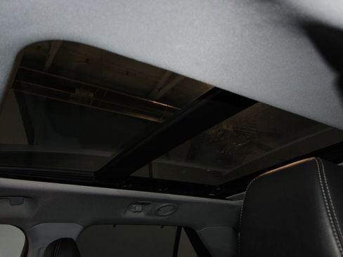 Used 2023 Ford Explorer Limited w/ Limited Technology Package image 24