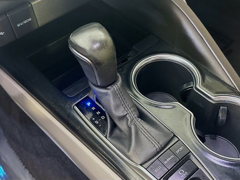 Used 2020 Toyota Camry XLE FWD image 20